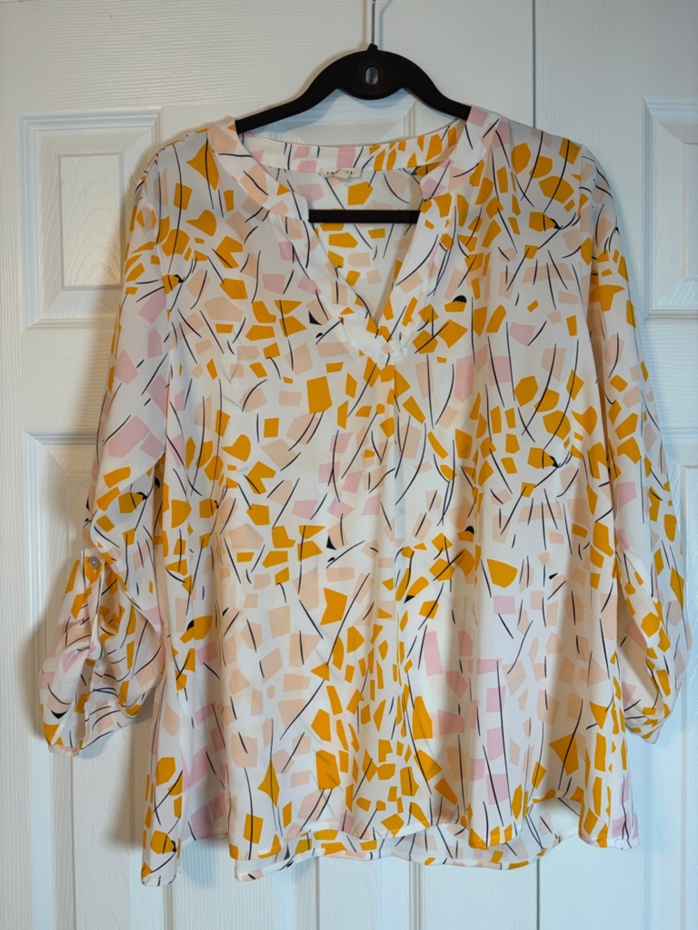 JODIFL Abstract Print V-Neck Blouse in White, Yellow & Pink